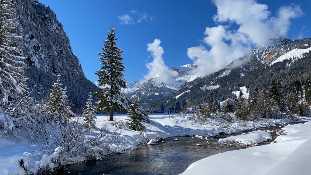 Calore Di Una Casa Di Montagna Campitello di Fassa Exteriör bild