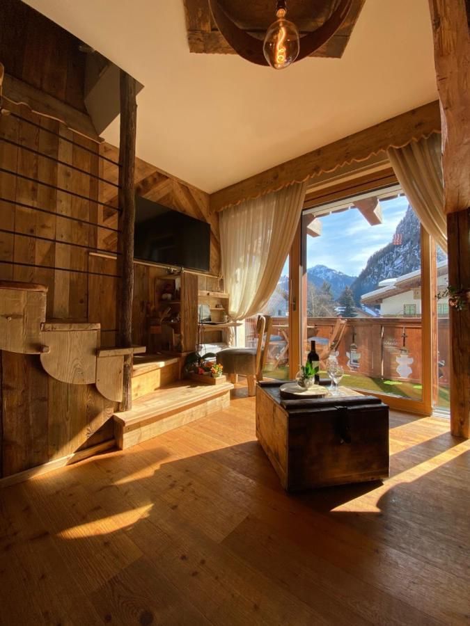 Calore Di Una Casa Di Montagna Campitello di Fassa Exteriör bild